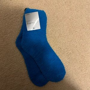 Luxury by planet sox fuzzy socks blue size 9-11 nwt new